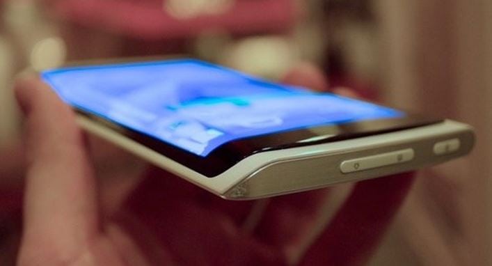 samsung-galaxy-round-youm-curved-display