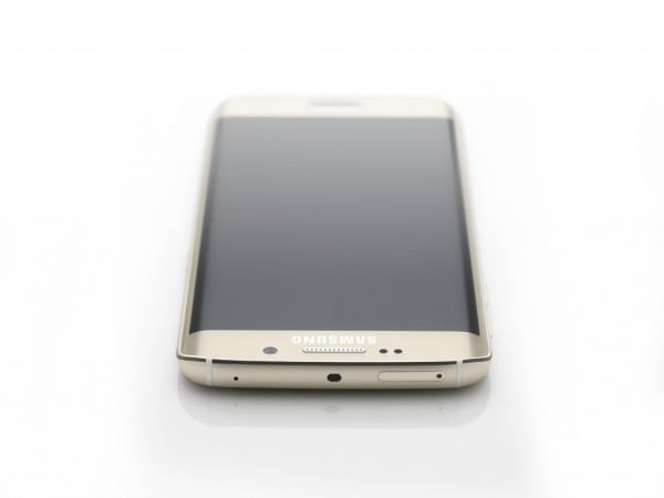Galaxy S6 edge_Topdown_Gold Platinum_Art Photo