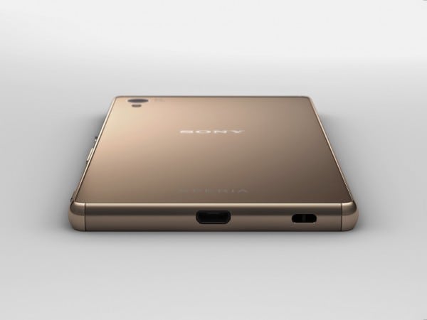 09_Xperia_Z3_+_Copper_Back
