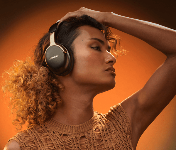 uriculares Bose QuietComfort Ultra Headphone Gen2 en color Desert Gold con acabados premium en dorado y negro