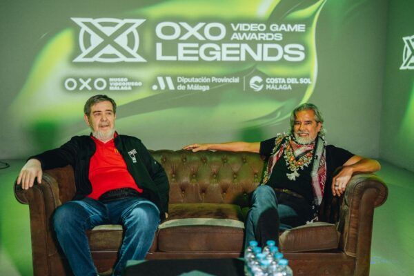 Alexey Pajitnov y Henk Rogers explorando la colección histórica en OXO Museo del Videojuego Málaga